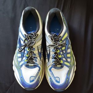 Men's Brooks Transcend Size 9.5 - Missing Insole